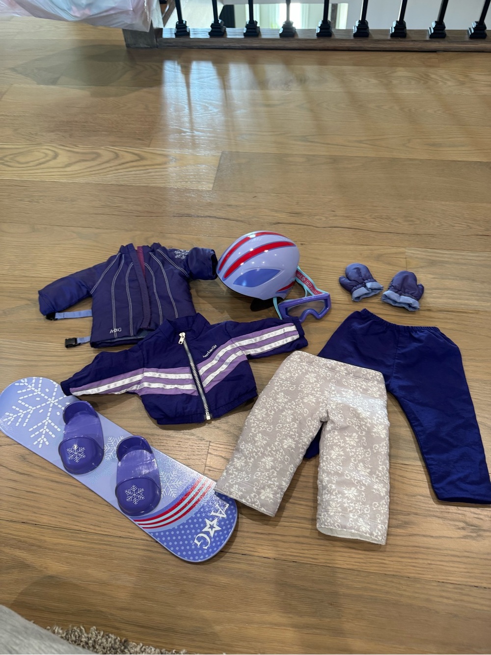 American Girl - AG doll Purple Snowboard Jacket & Gear Set with Helmet